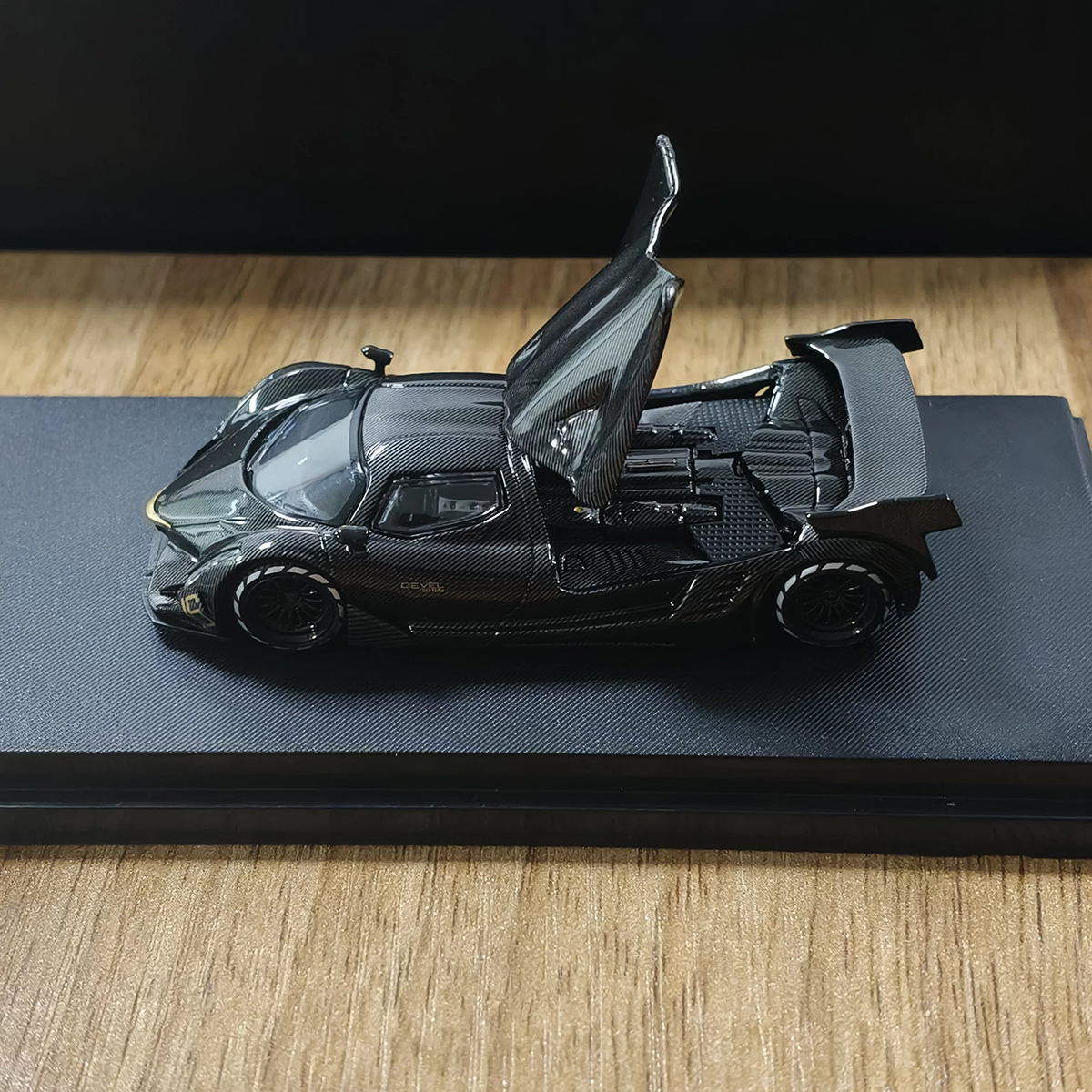 LMF Model 1:64 Devel 16 Hyperc - Die Cast Car 1 64 recension och pris
